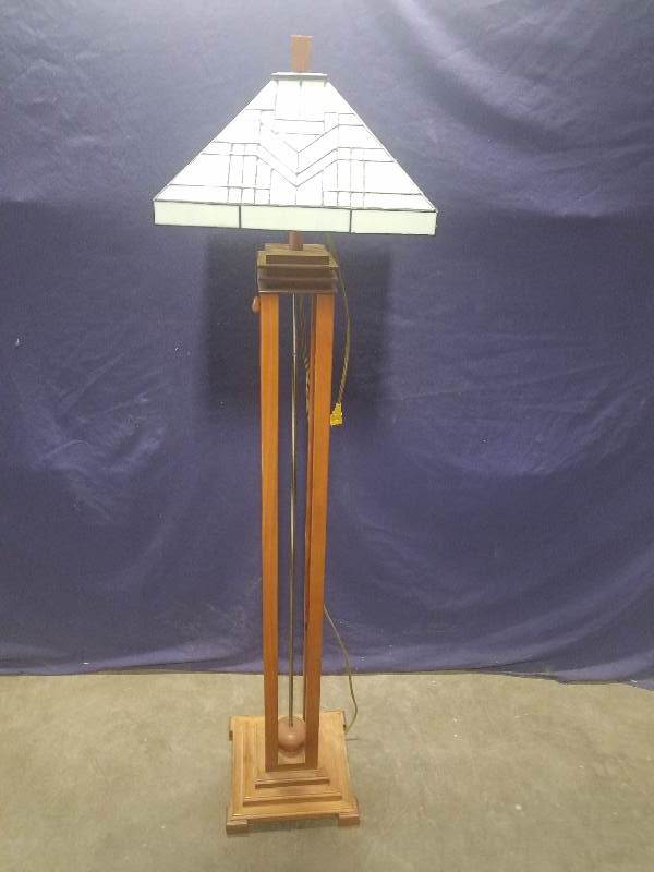 lot 95 image: Lighting - Floor Lamp