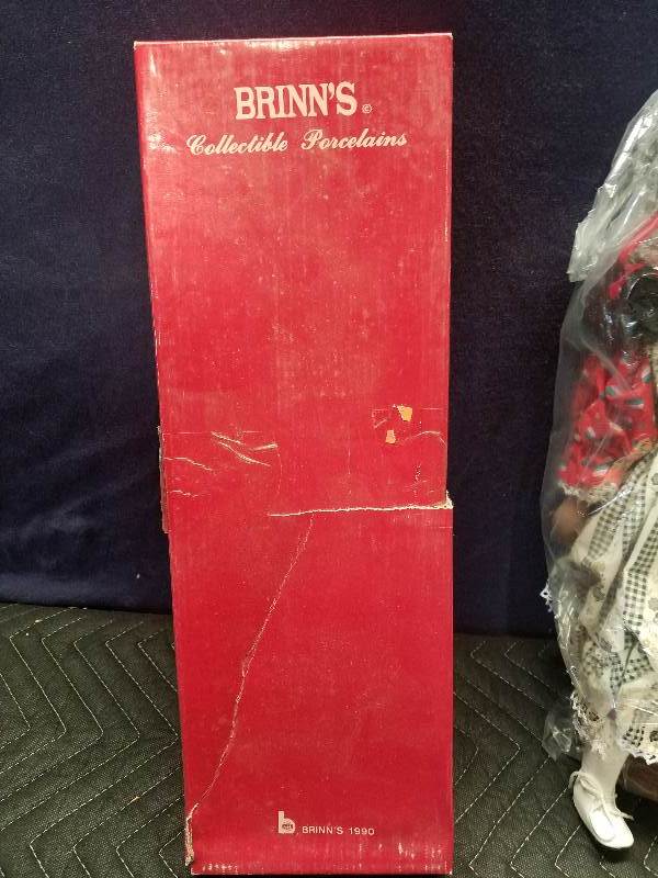 lot 117 image: Collectible Doll
