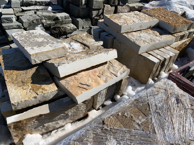 LIMESTONE VENEER