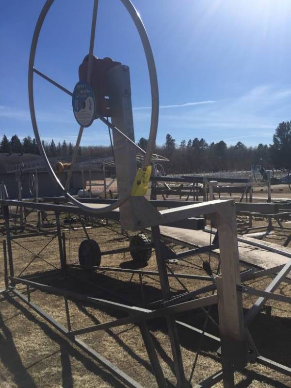 20 Hewitt Narrow pontoon lift