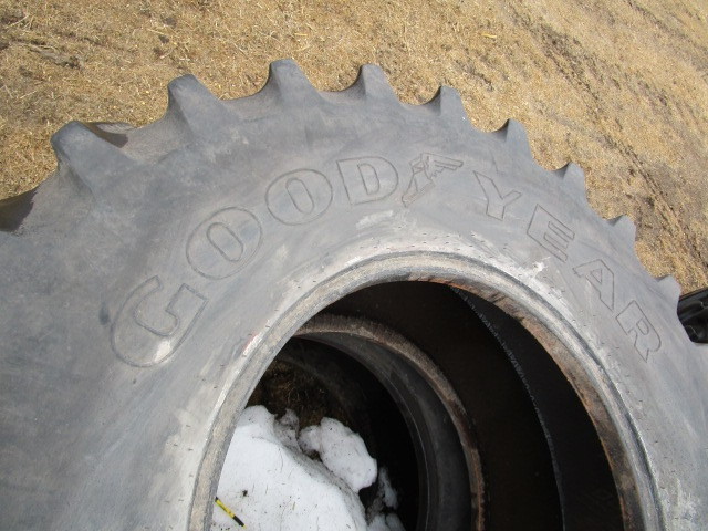 lot 4 image: (2) Goodyear 24.5 R32 Tires