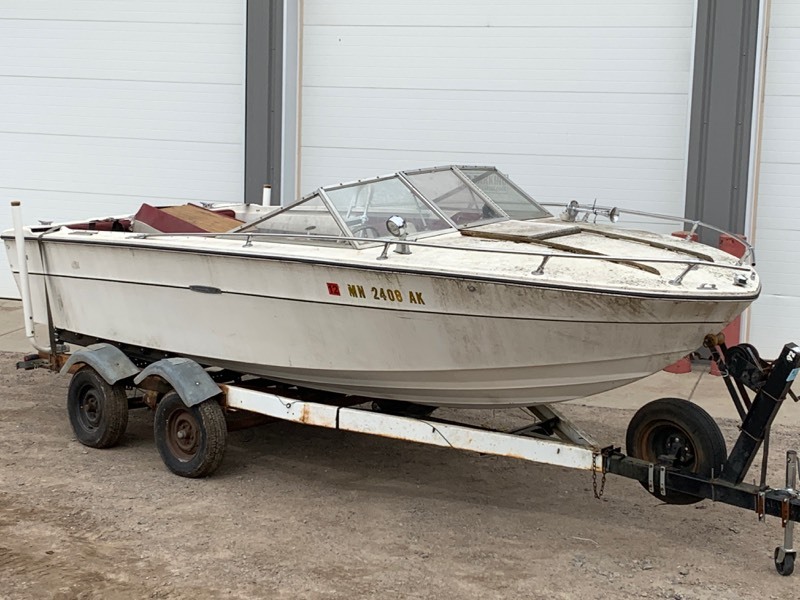 lot 4 image: 1971 Sea Ray Boat & Trailer