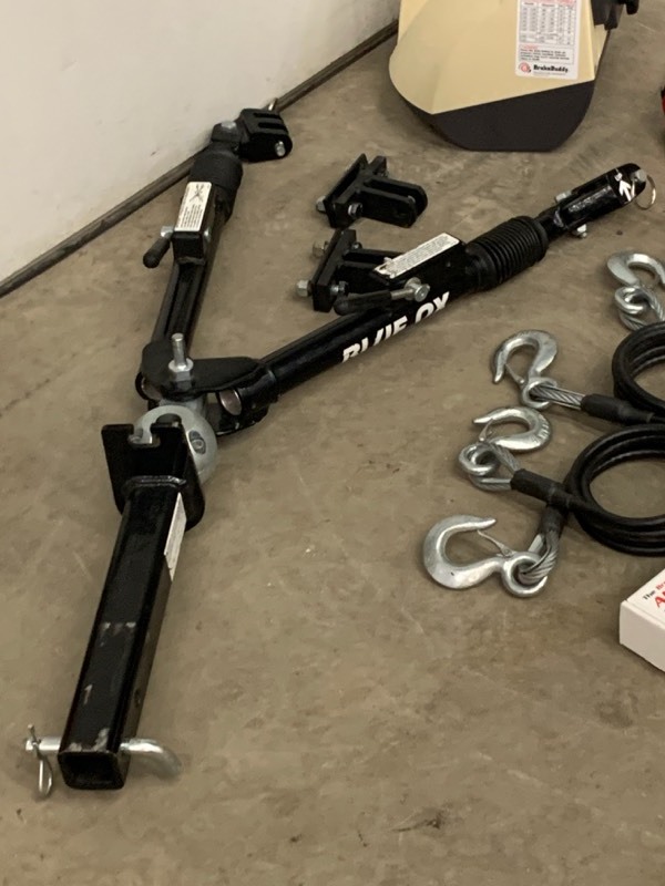 lot 8 image: Brake-Buddy Towing System With Blue-Ox Tow Bar Set