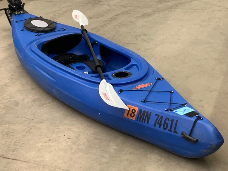 lot 3-B image: 2016 Viper Kayak