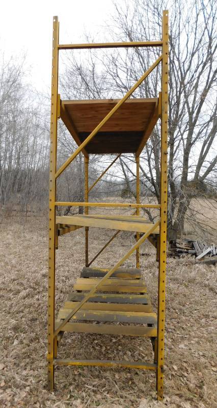lot 46 image: Yellow Storage Racking