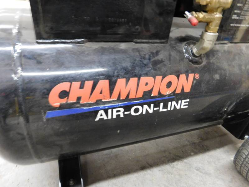 lot 21 image: Champion Air Compressor