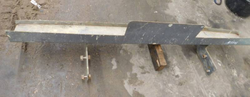 lot 28 image: Sky Glazier Man Lift Bracket - 6 x 72
