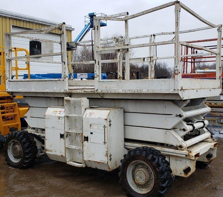 2004 Rough Terrain Genie Scissor Lift