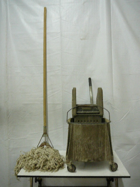 lot 5 image: Rubbermaid Mop & Bucket