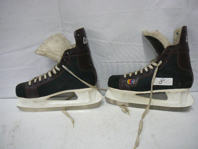 lot 8 image: Hockey Skates