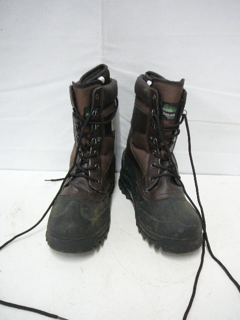 lot 9 image: Snow Boots