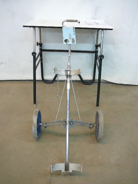 lot 30 image: Fold Up Golf Bag Cart