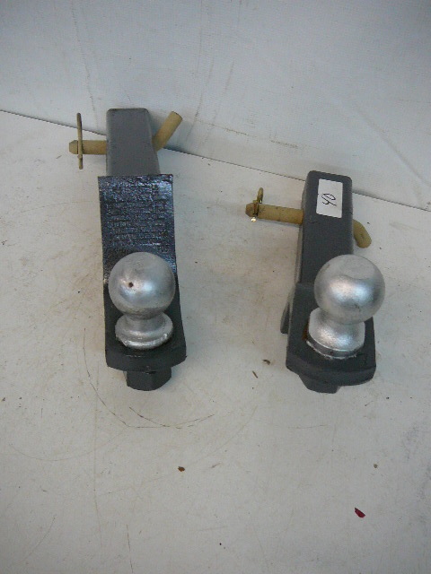 lot 40 image: Receiver Hitches & Balls
