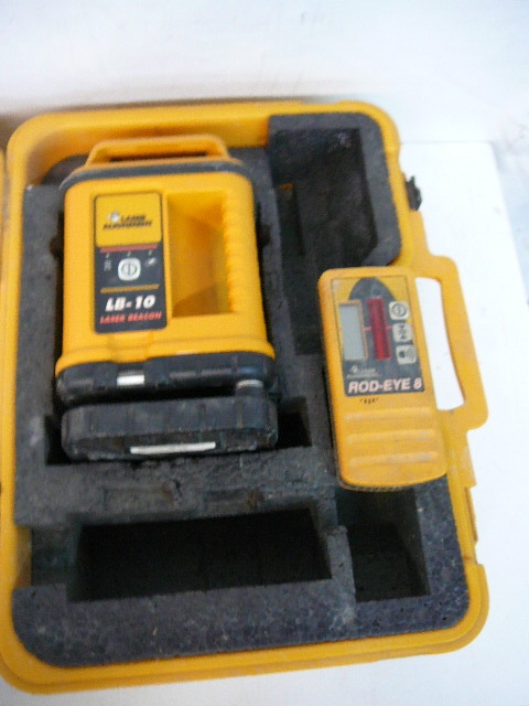 lot 42 image: Laser Beacon With Case