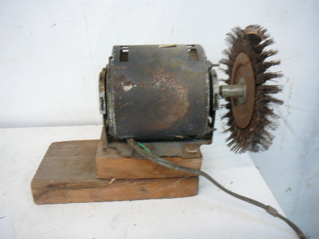 lot 72 image: Electric MotorBrush