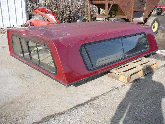 lot 92 image: Fiberglass Topper