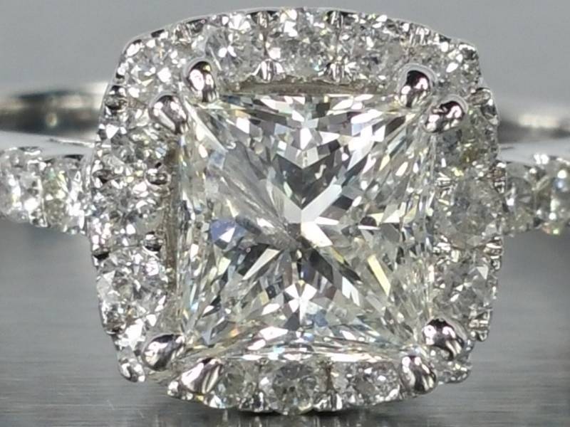 2 CT Princess Cut Diamond Engagement Ring in 18k Gold - Comes With an IGI Report