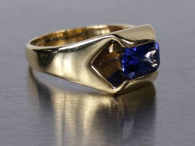 Stunning Natural Tanzanite Custom Estate Ring in 14k Gold