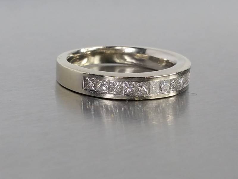 Dazzling Princess Cut Diamond Estate Band in 14k Gold