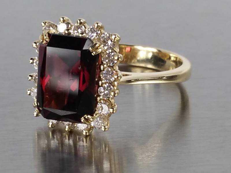 Stunning Extra Fine Garnet and Diamond Estate Ring in 14k Gold