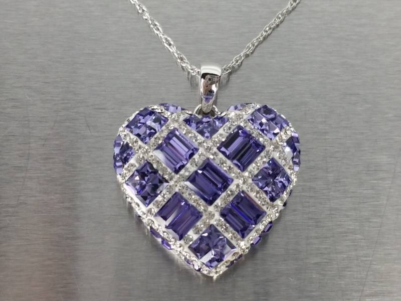 Ladies Tanzanite Estate Pendant with Chain