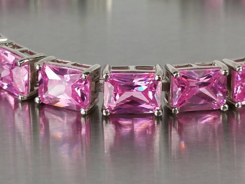 26 CT Pink Stone Bracelet
