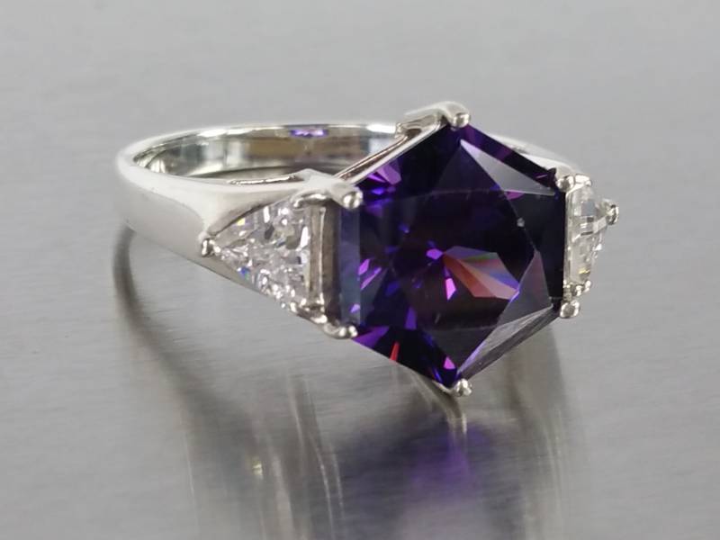 5 CT Amethyst Ladies Estate Ring