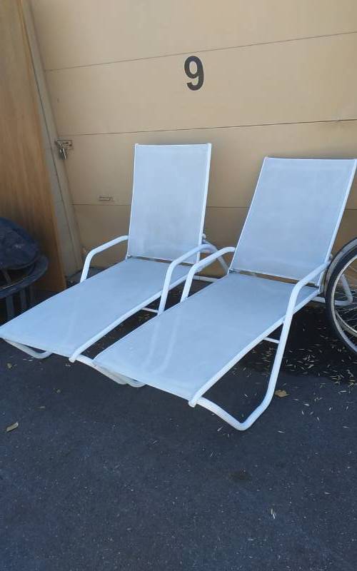 lot 11 image: 2-Aluminum Chaise Lounges