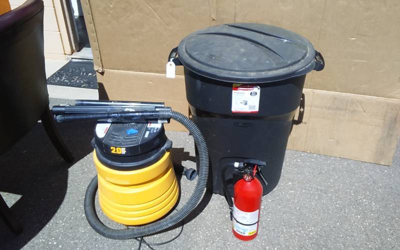 lot 14 image: Rubbermaid 32 Gallon Garbage Can With Lid, Genie 2 HP Shop Vac, Fire Extinguisher