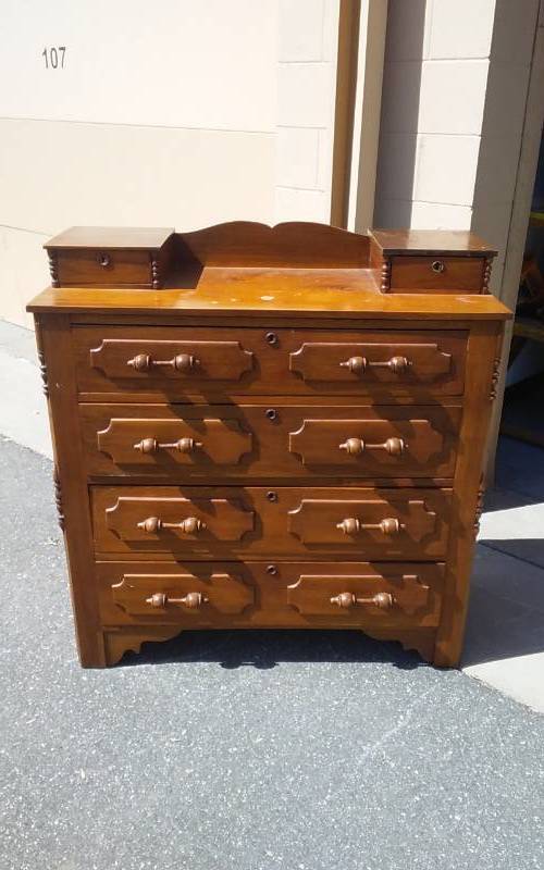 lot 32 image: Vintage Handkerchief Chest 4 Drawers 41x18x42. Co-ordinates With Lot 31