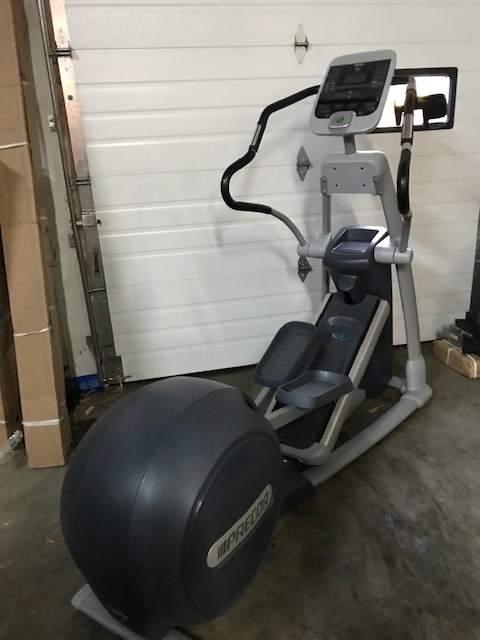 Precor 833 EFX Commercial Elliptical cross trainer