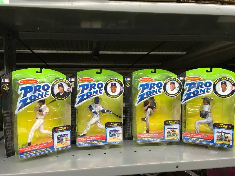 lot 436 image: Four Pro Zone MLB Figurines