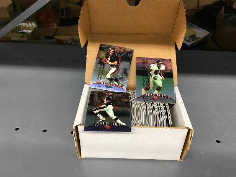 lot 446 image: 1998 Finest Football Card Set Series 1