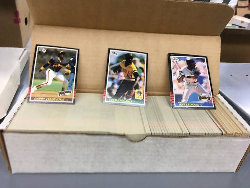 lot 480 image: 1985 Donruss MLB Card Set - Early Puckett