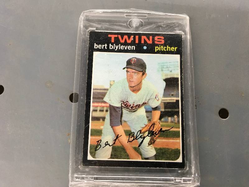 lot 501 image: 1971 Bert Blyleven Rookie Card