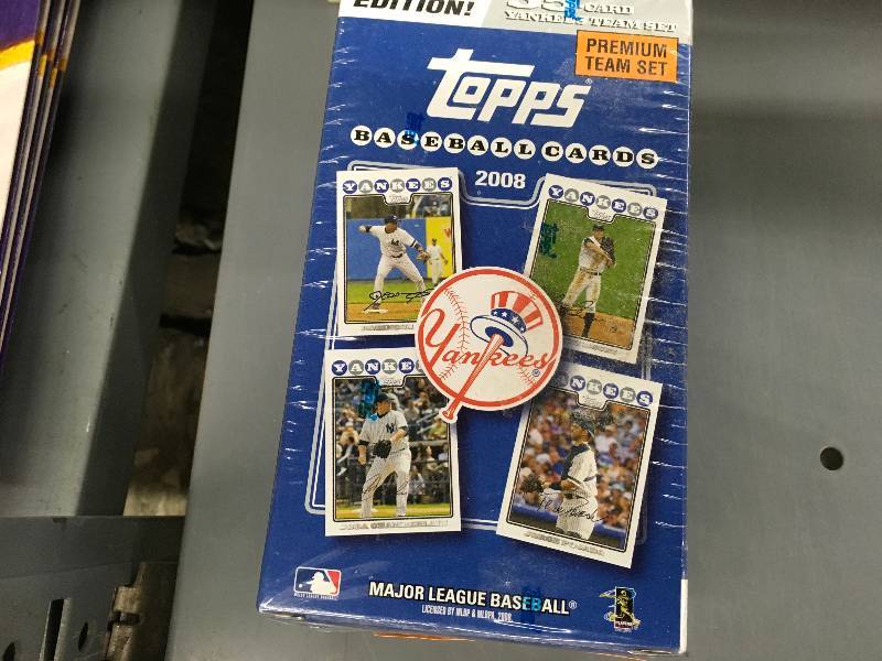lot 506 image: 2008 Topps Yankee Team Card Set - Unopened