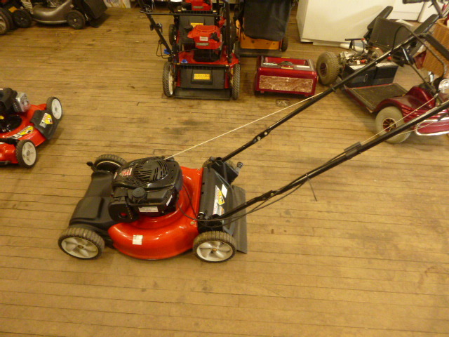 lot 5 image: Yard Machine Self-Propelled Push Lawn Mower