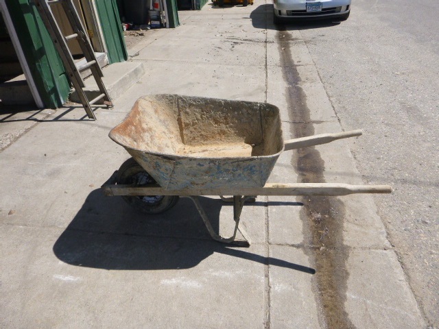 lot 71 image: Heavy Duty Construction Wheel Barrow