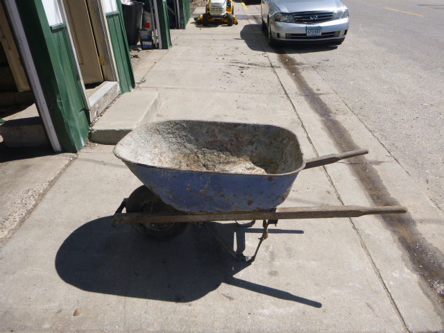 lot 72 image: Heavy Duty Construction Wheel Barrow
