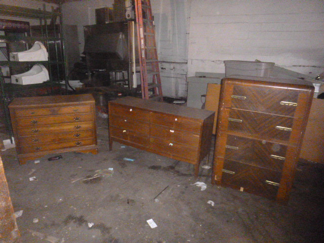 lot 13 image: 3 Bedroom Dressers