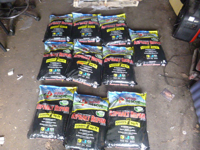 lot 15 image: 10 Bag of Road Rescue Asphalt Repair