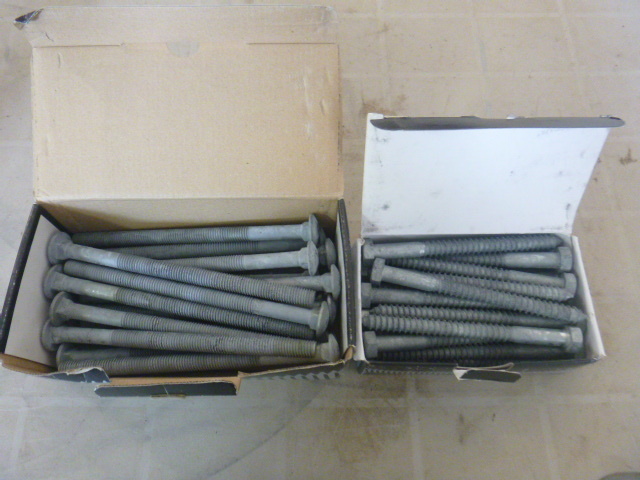 lot 26 image: Paulin Carriage and Lag Bolts