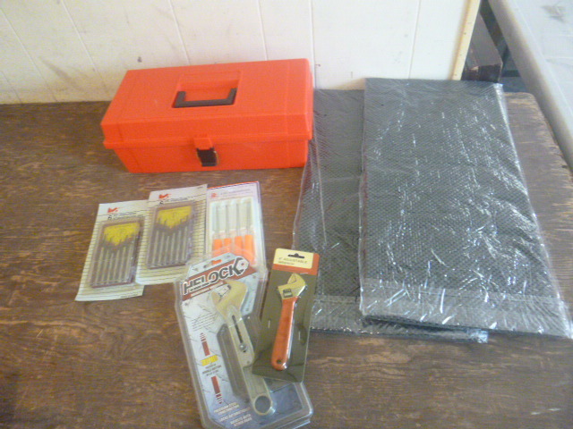 lot 38 image: NEW Toolbox and Tools