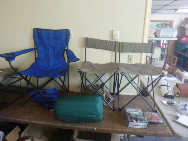 lot 46 image: Camping Items