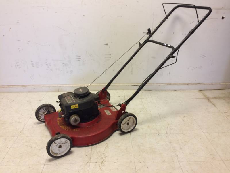 lot 2 image: Lawnmower