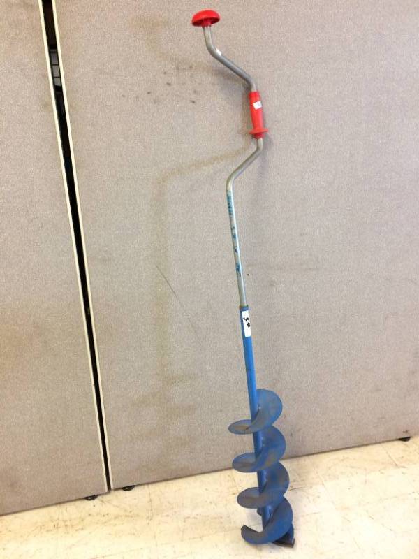 lot 10 image: Hand Auger