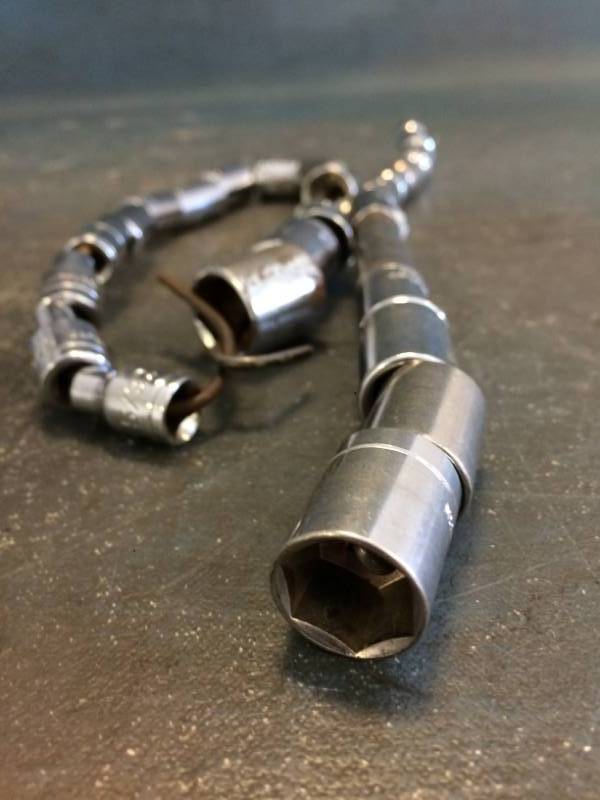 lot 14 image: 14 Sockets