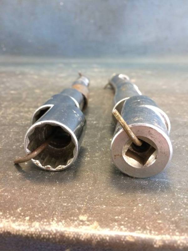 lot 18 image: Sockets
