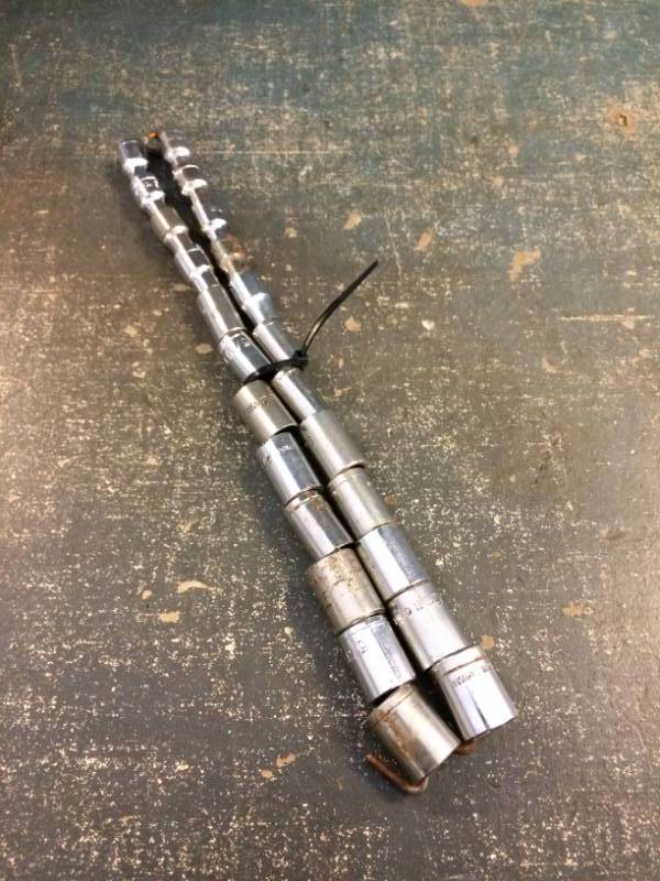 lot 28 image: 14 Sockets