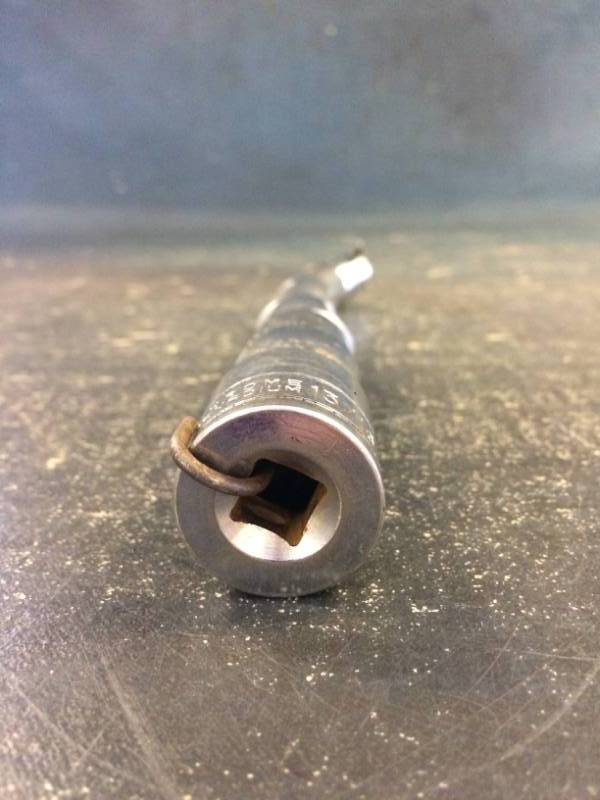 lot 38 image: 38 Sockets